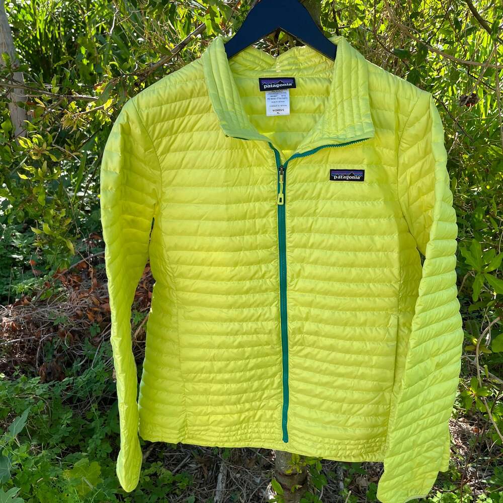 Patagonia Worn Wear green puffer womens XL